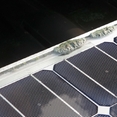 Ablagerungen am PV-Modul-Rahmen entfernen Ablagerungen am PV-Modul-Rahmen entfernen